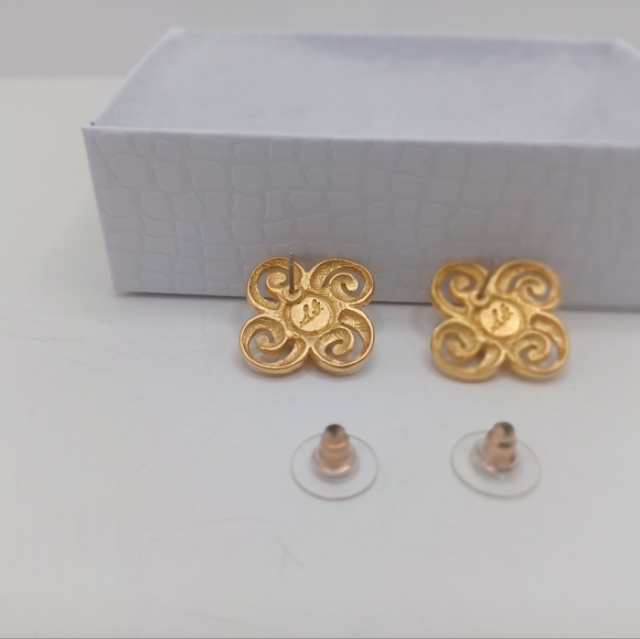 Vintage SG Gold Tone Earrings - Picture 3 of 4